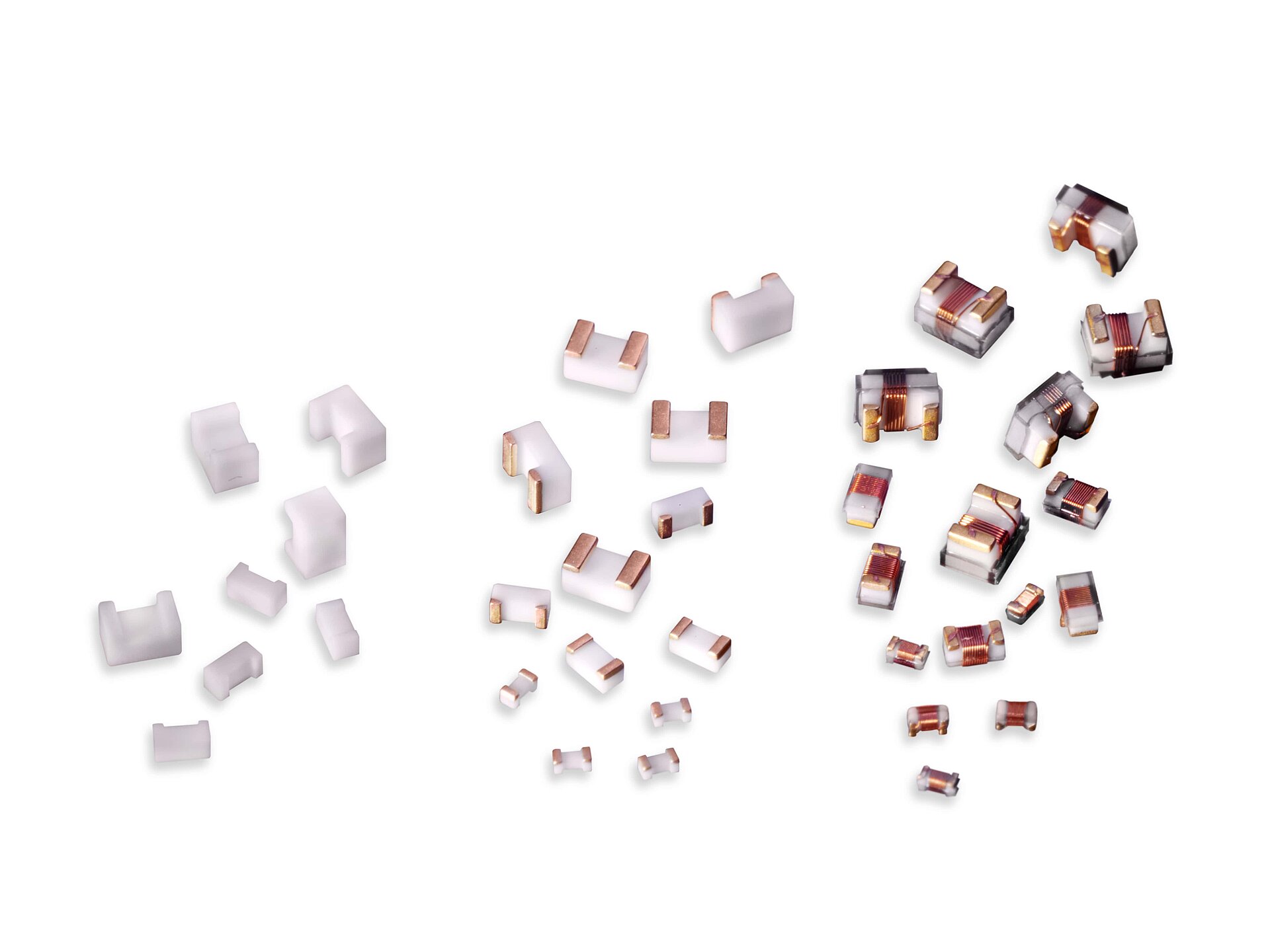 Metallisierte keramische Spulenkörper für elektrische Induktivitäten