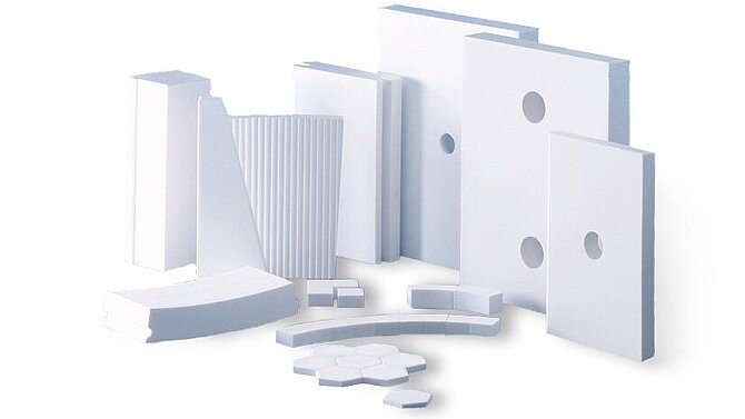 White Wear-Resistant Plates from CeramTec