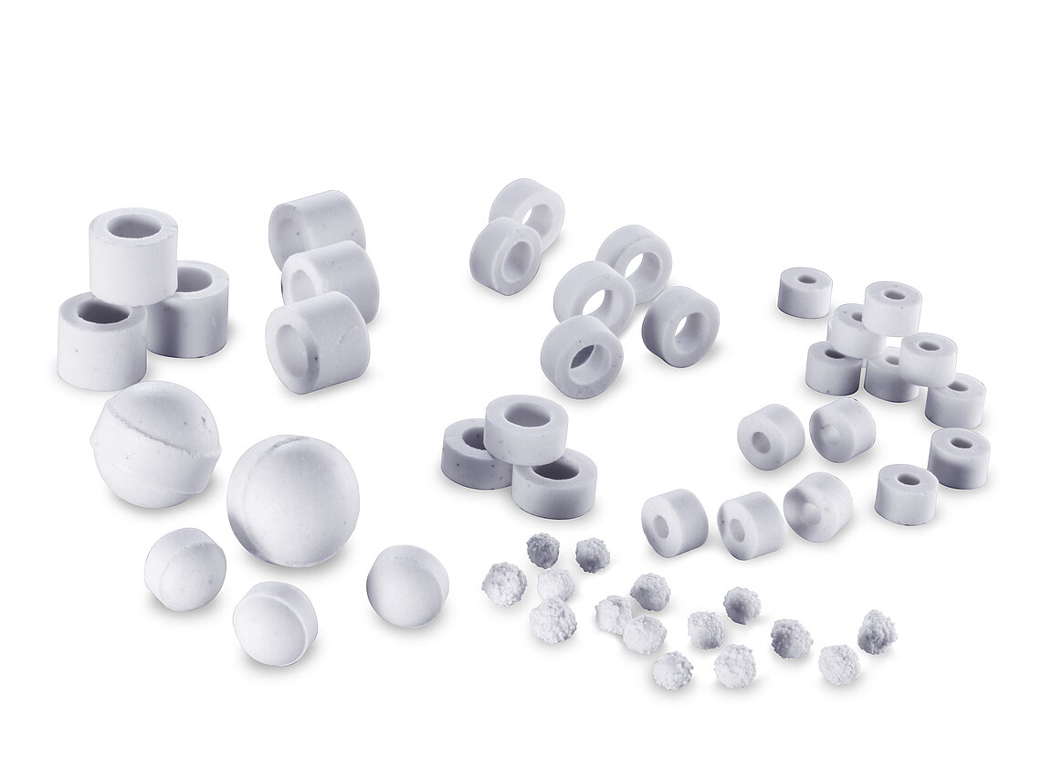 ceramic catalyst carriers for the chemical industry